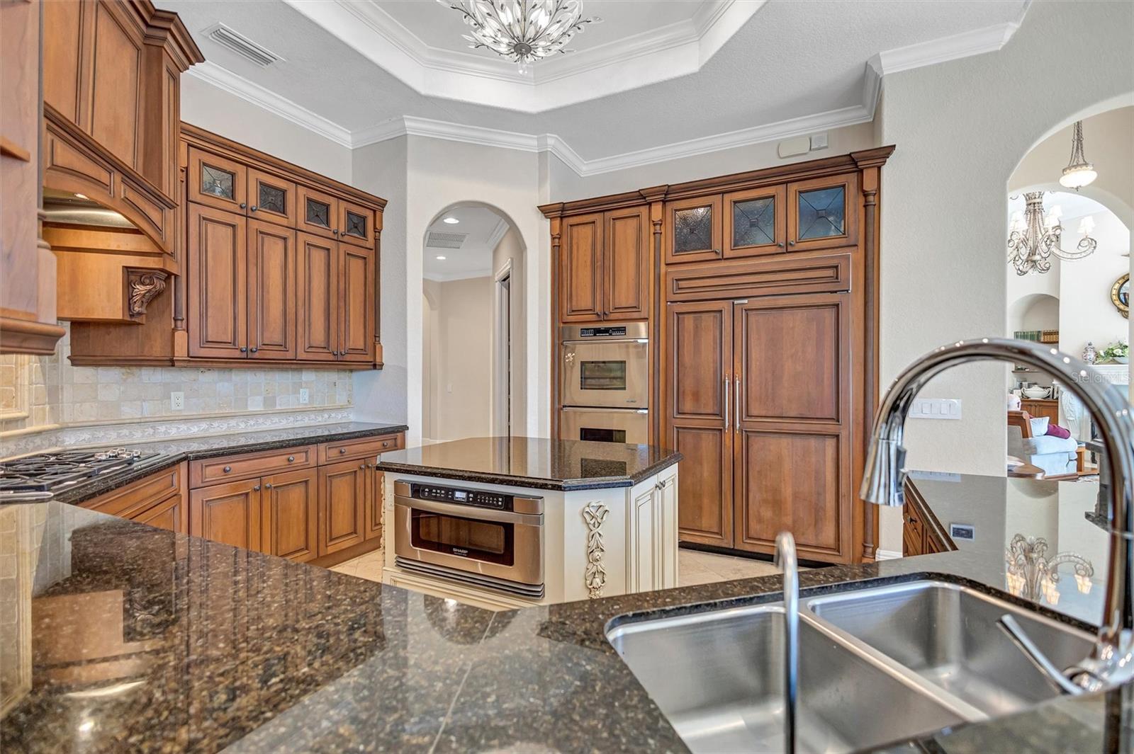 FOUNDERS CLUB - Residential