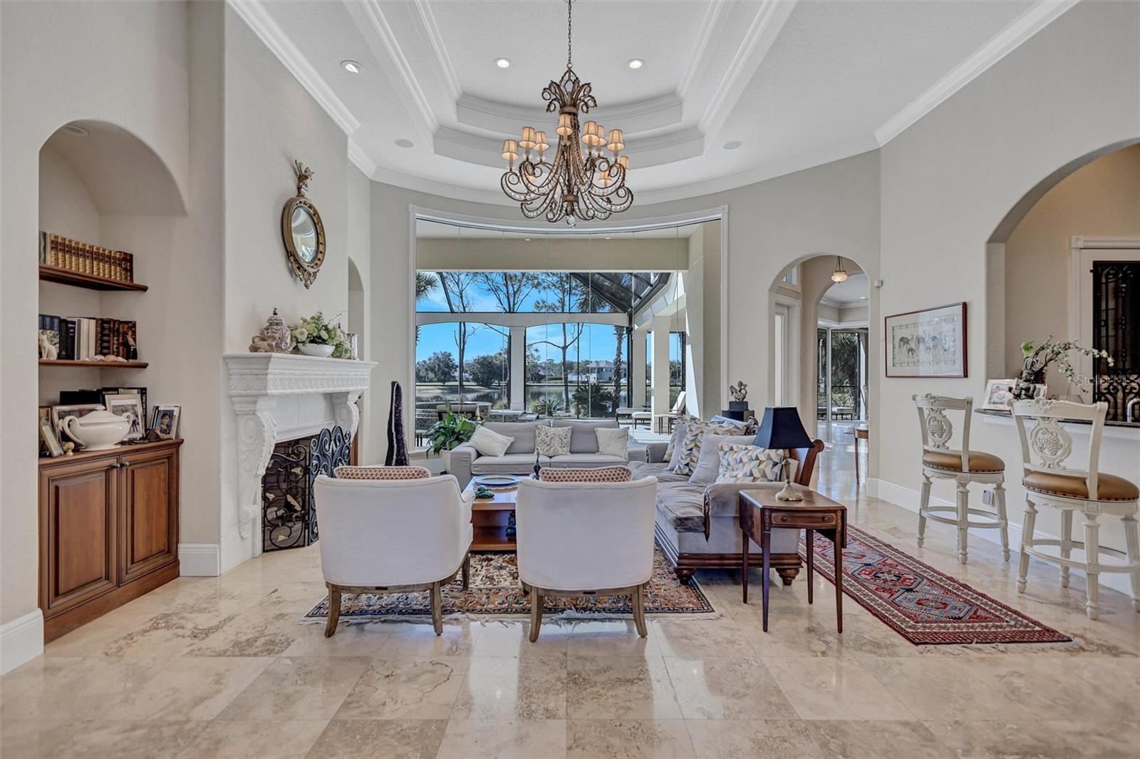 FOUNDERS CLUB - Residential