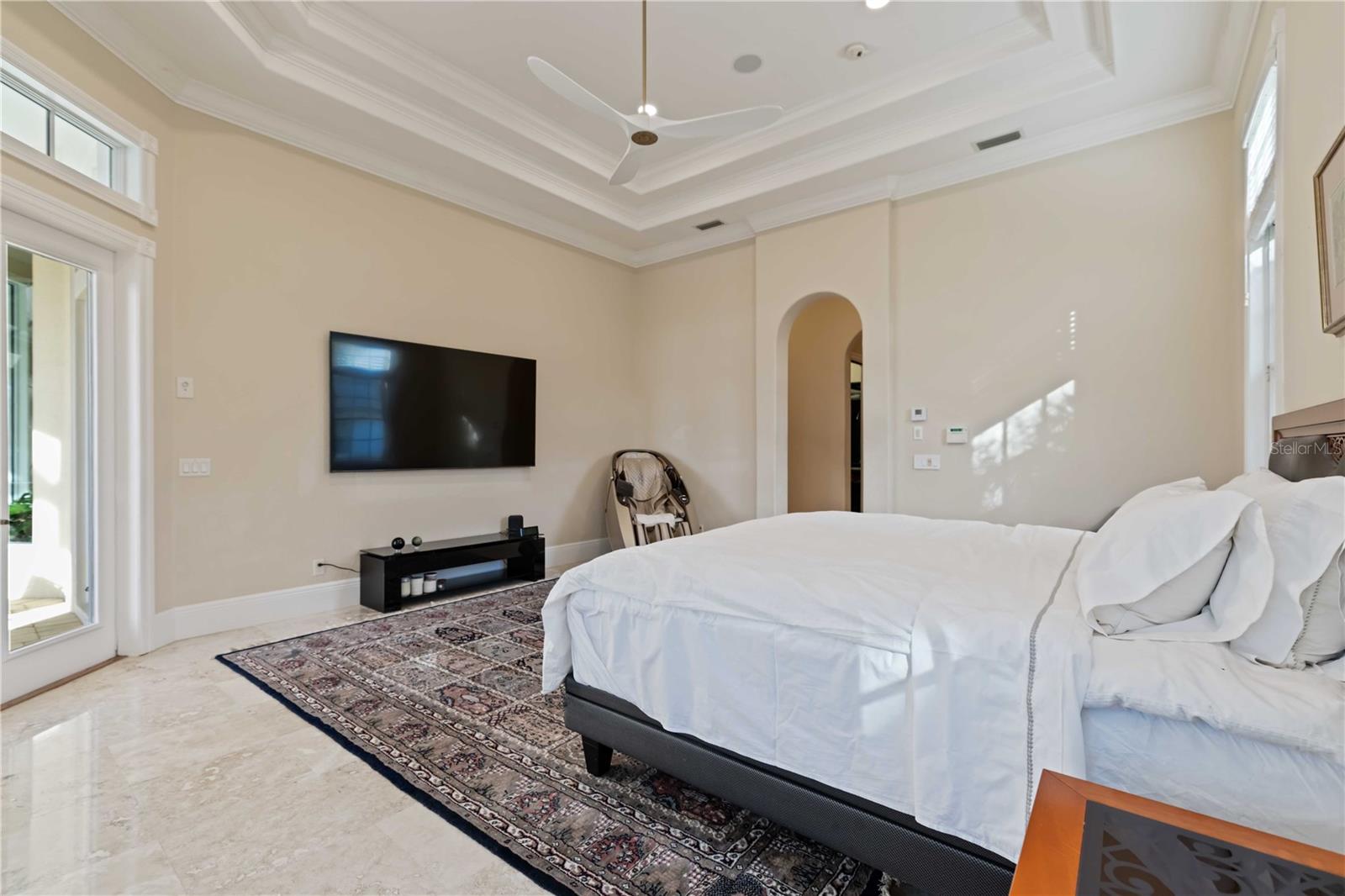 FOUNDERS CLUB - Residential