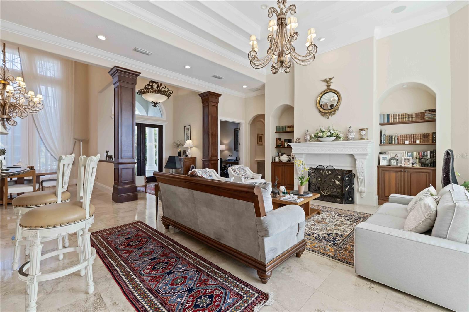 FOUNDERS CLUB - Residential