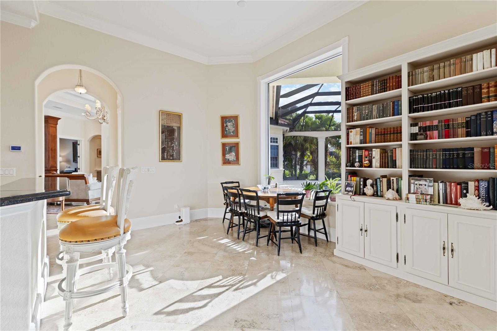 FOUNDERS CLUB - Residential