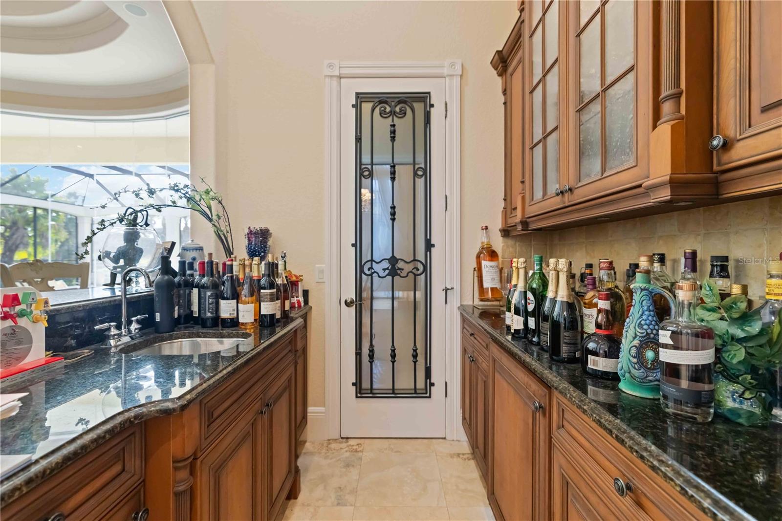 FOUNDERS CLUB - Residential