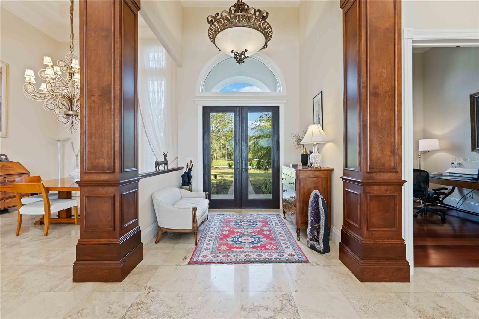 FOUNDERS CLUB - Residential