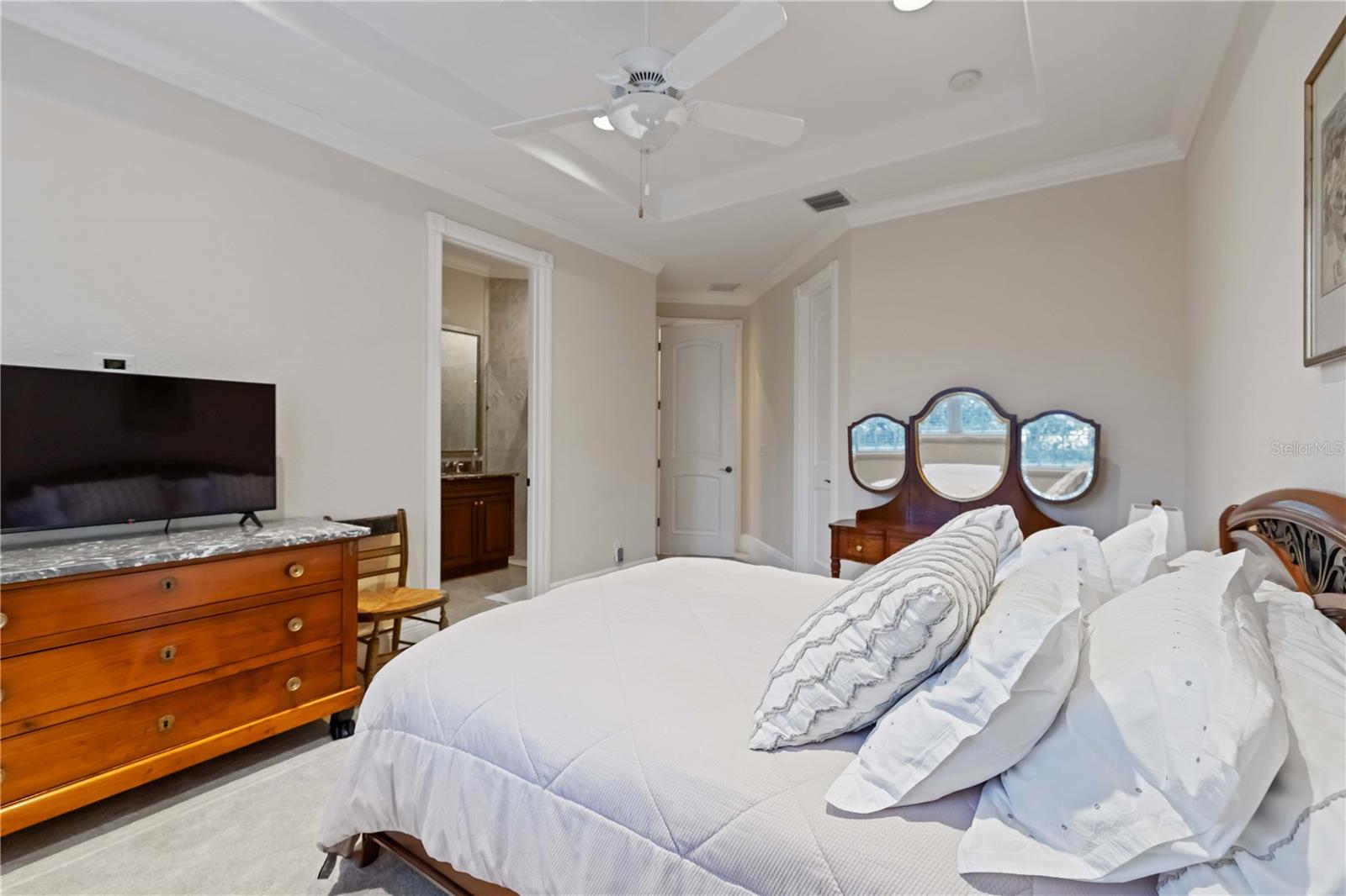 FOUNDERS CLUB - Residential