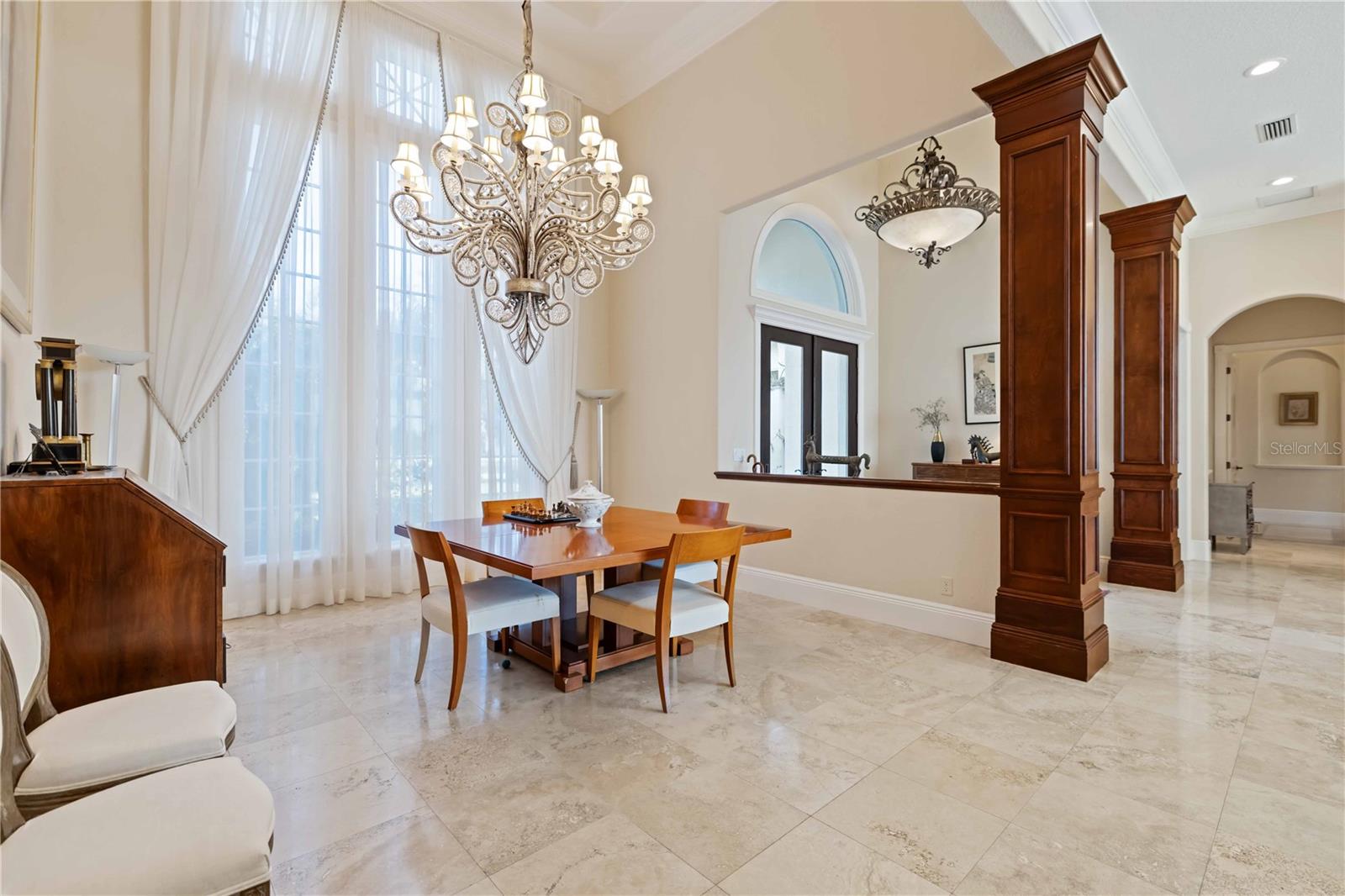 FOUNDERS CLUB - Residential