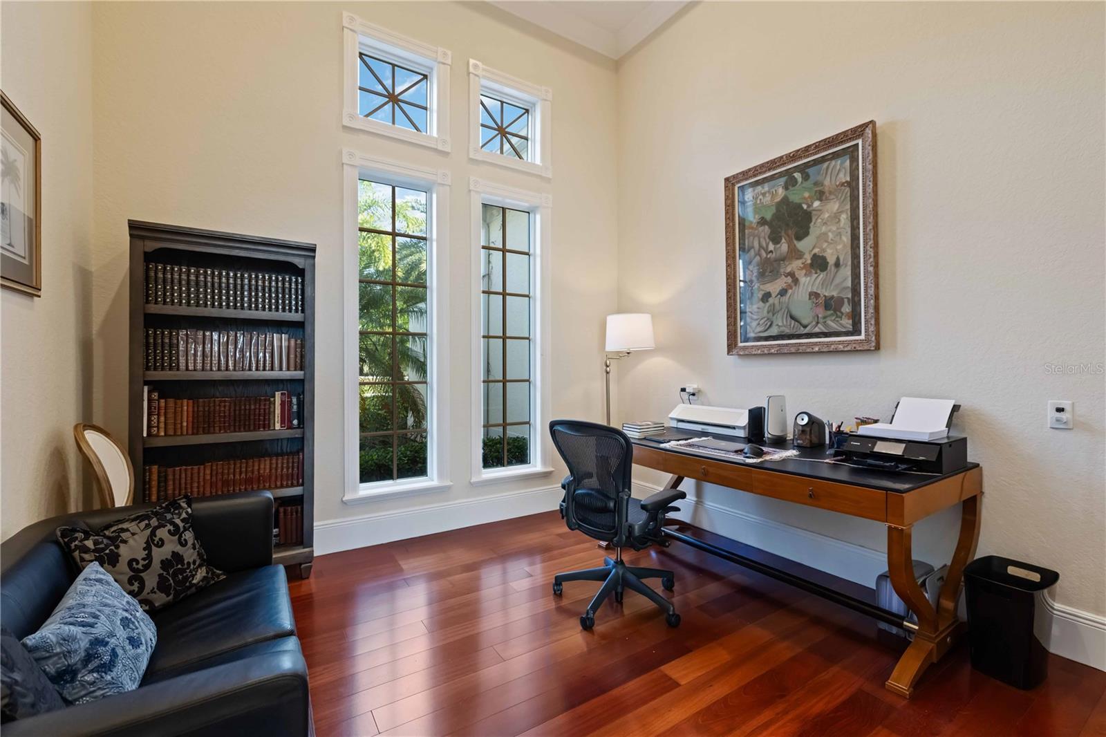 FOUNDERS CLUB - Residential