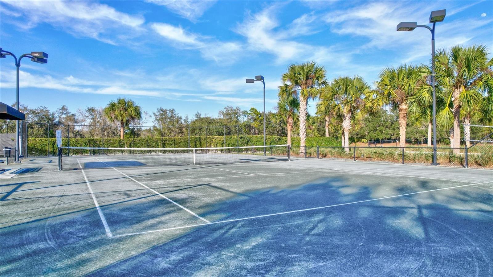 FOUNDERS CLUB - Residential