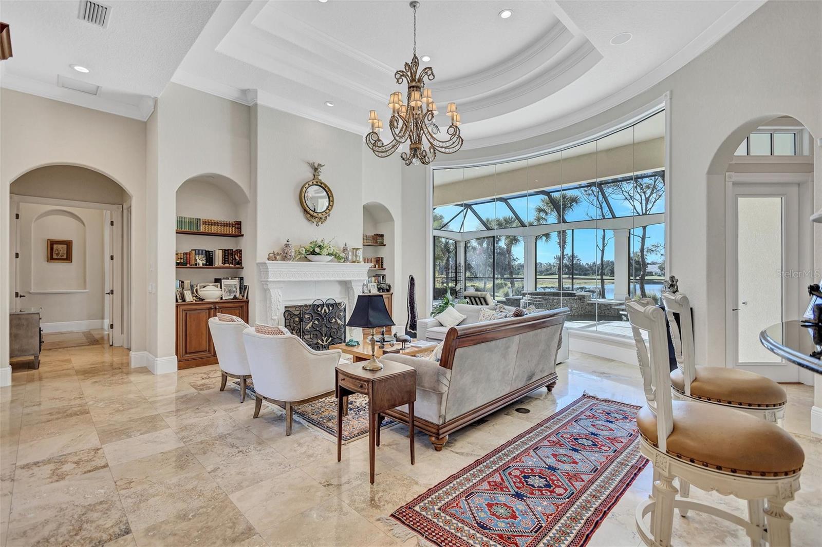 FOUNDERS CLUB - Residential