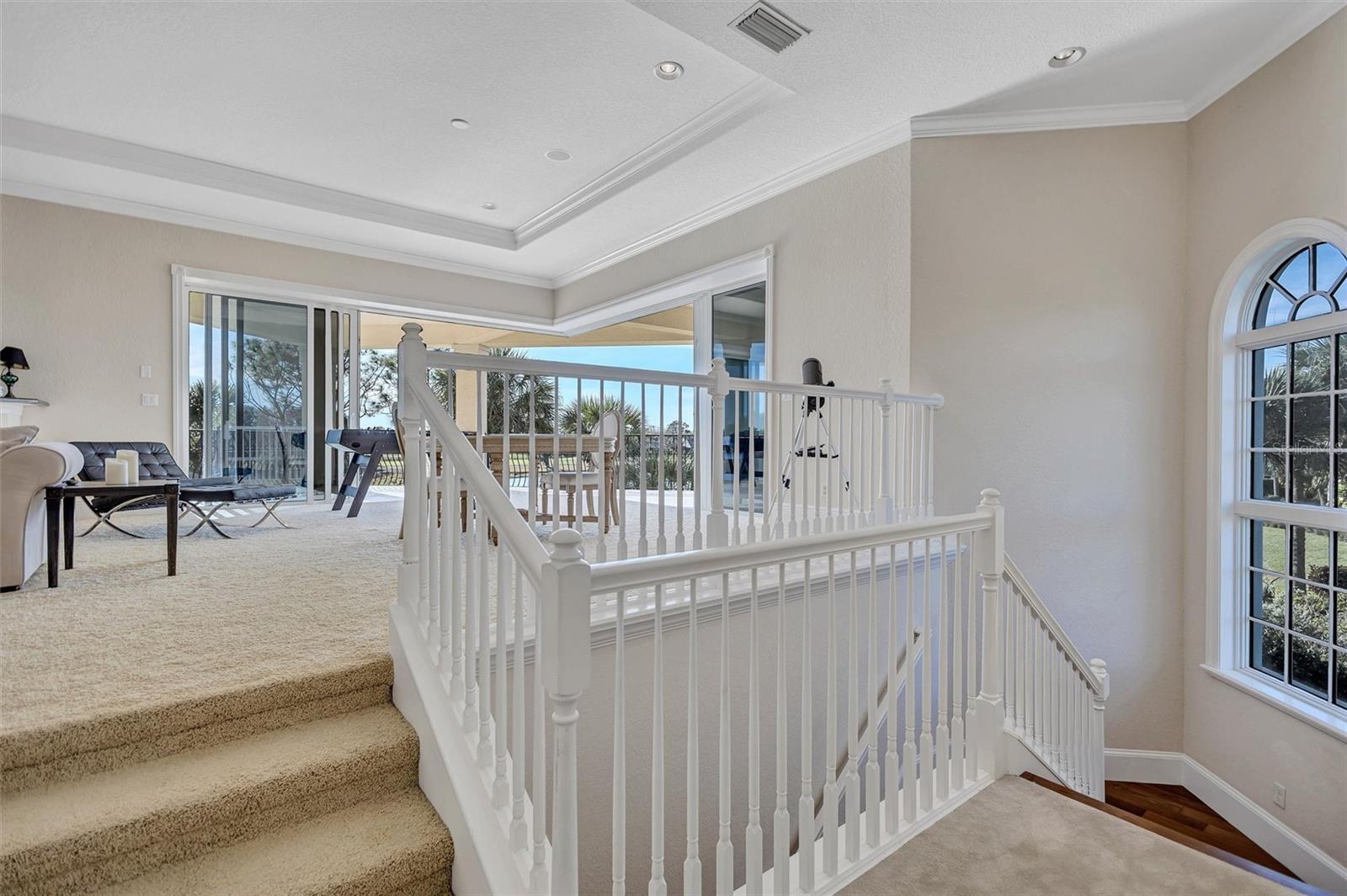 FOUNDERS CLUB - Residential