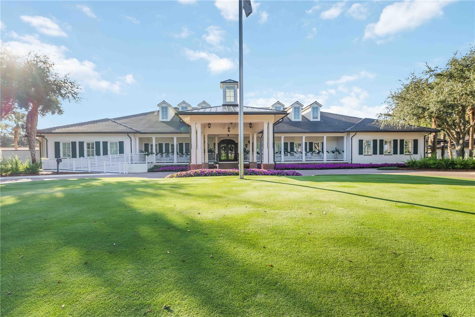 FOUNDERS CLUB - Residential