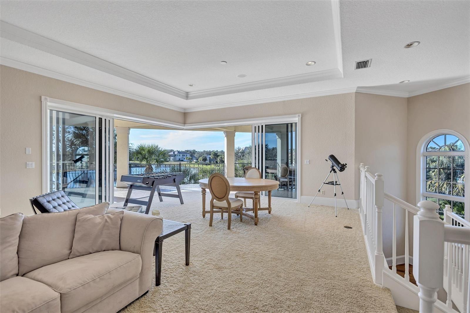 FOUNDERS CLUB - Residential