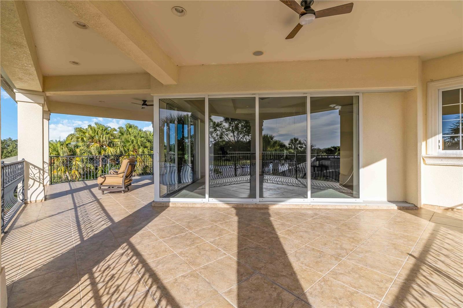 FOUNDERS CLUB - Residential