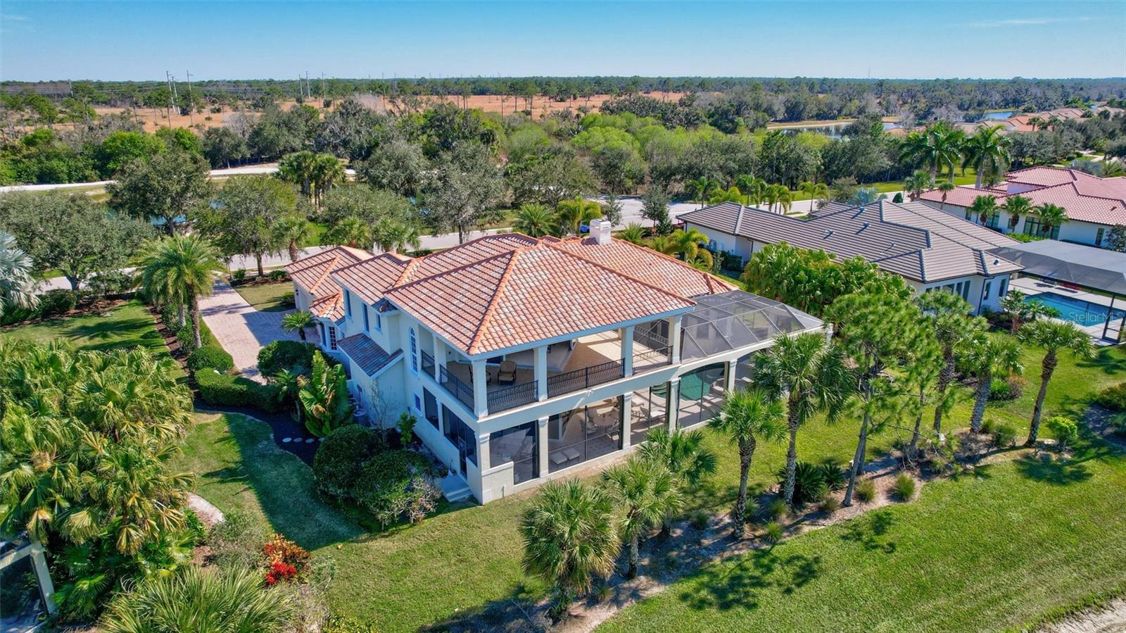 FOUNDERS CLUB - Residential