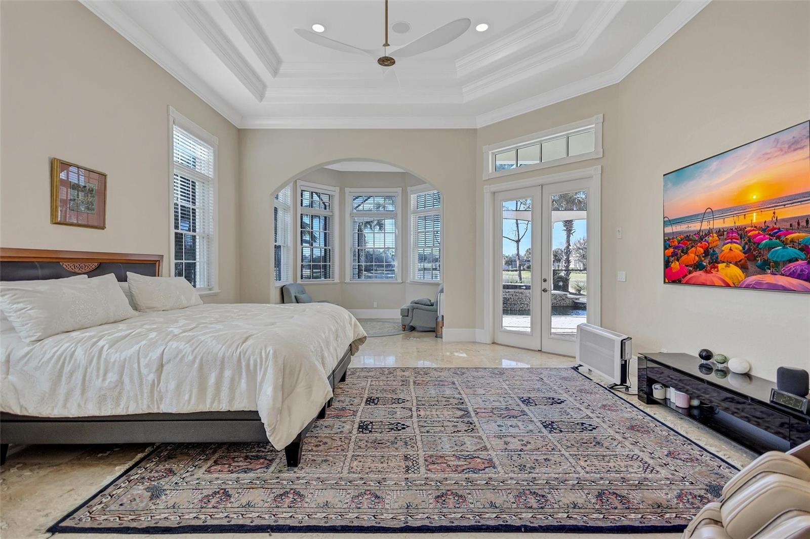 FOUNDERS CLUB - Residential