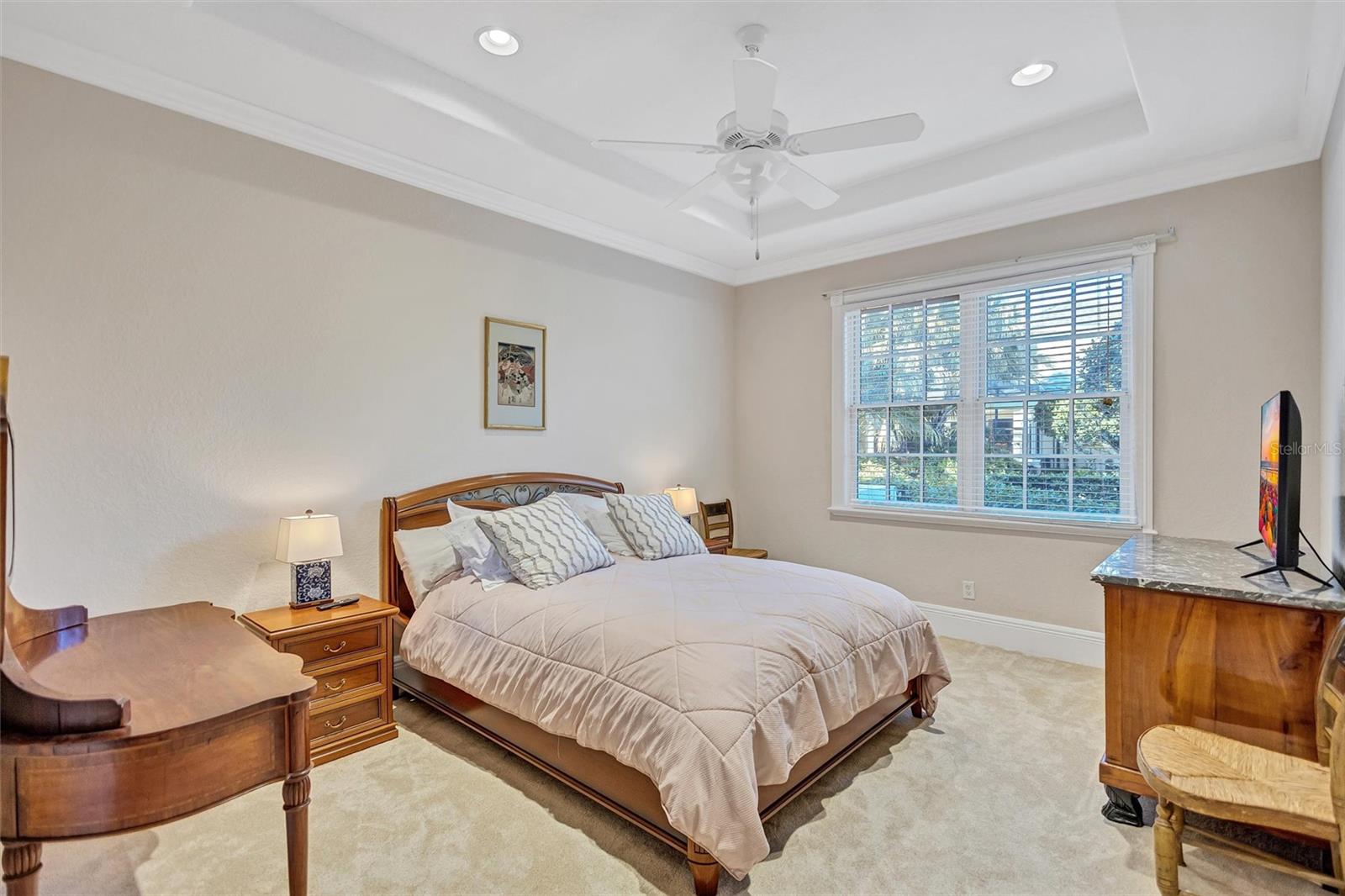 FOUNDERS CLUB - Residential