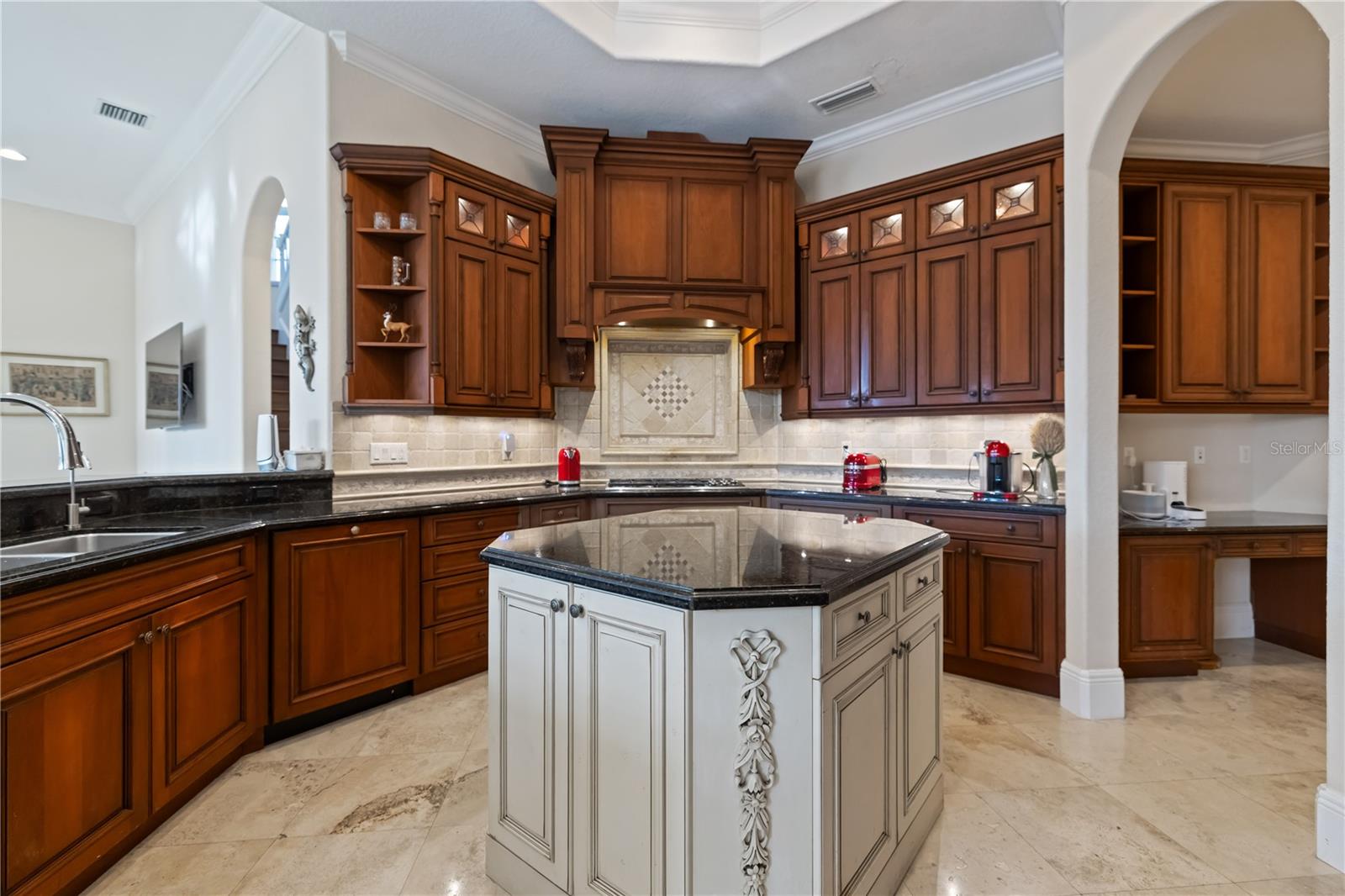 FOUNDERS CLUB - Residential