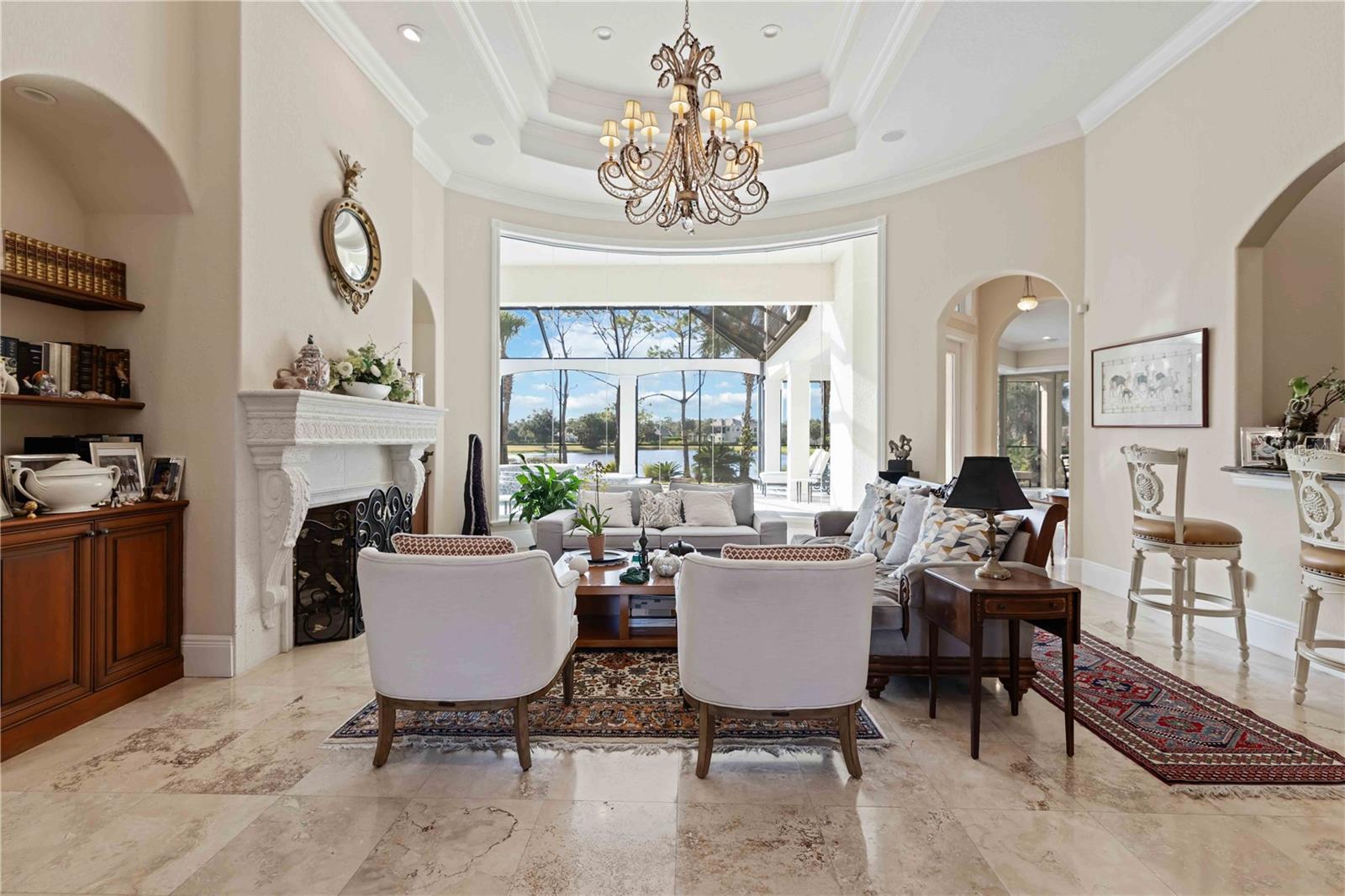 FOUNDERS CLUB - Residential