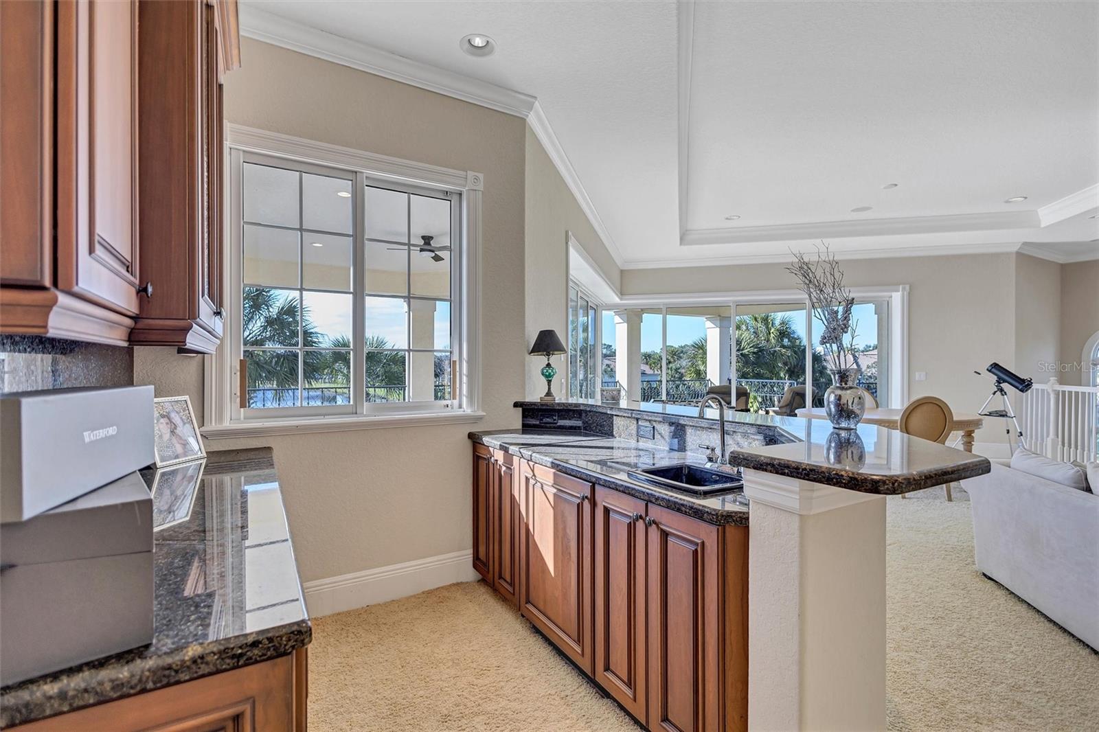 FOUNDERS CLUB - Residential