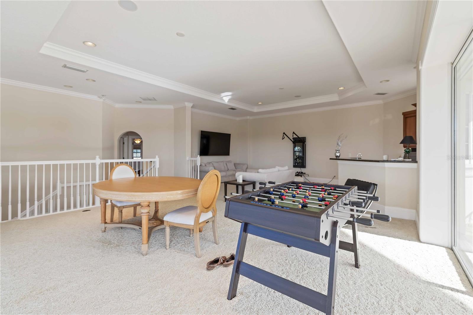 FOUNDERS CLUB - Residential