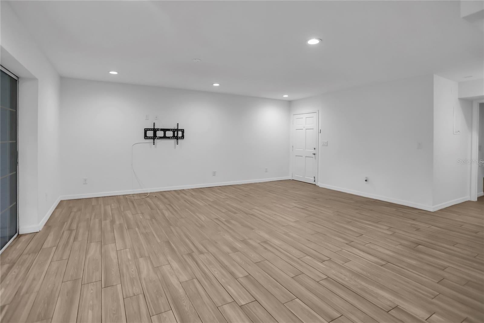 468 W PAR STREET 468