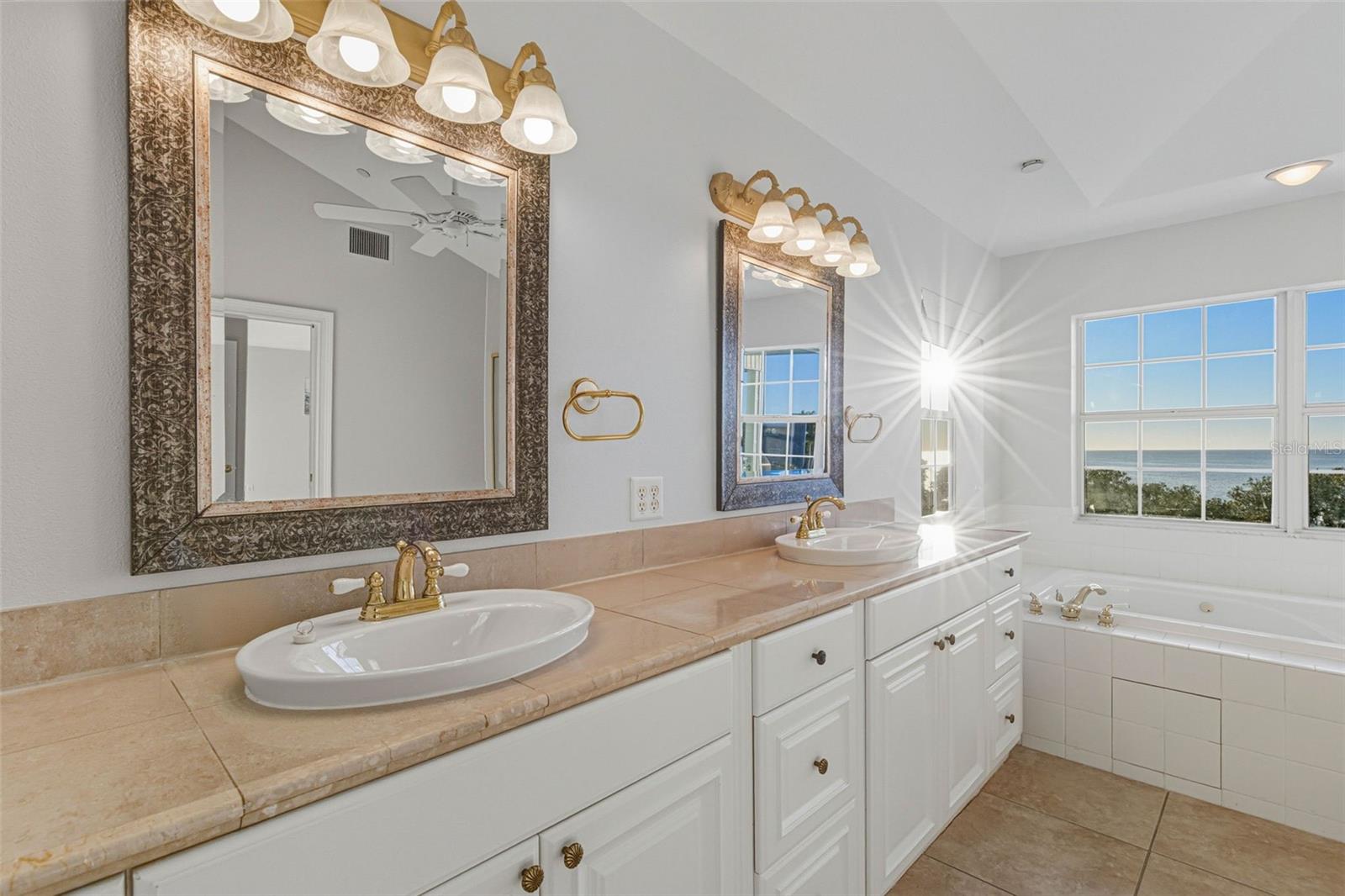 GULF ESTATES - Residential