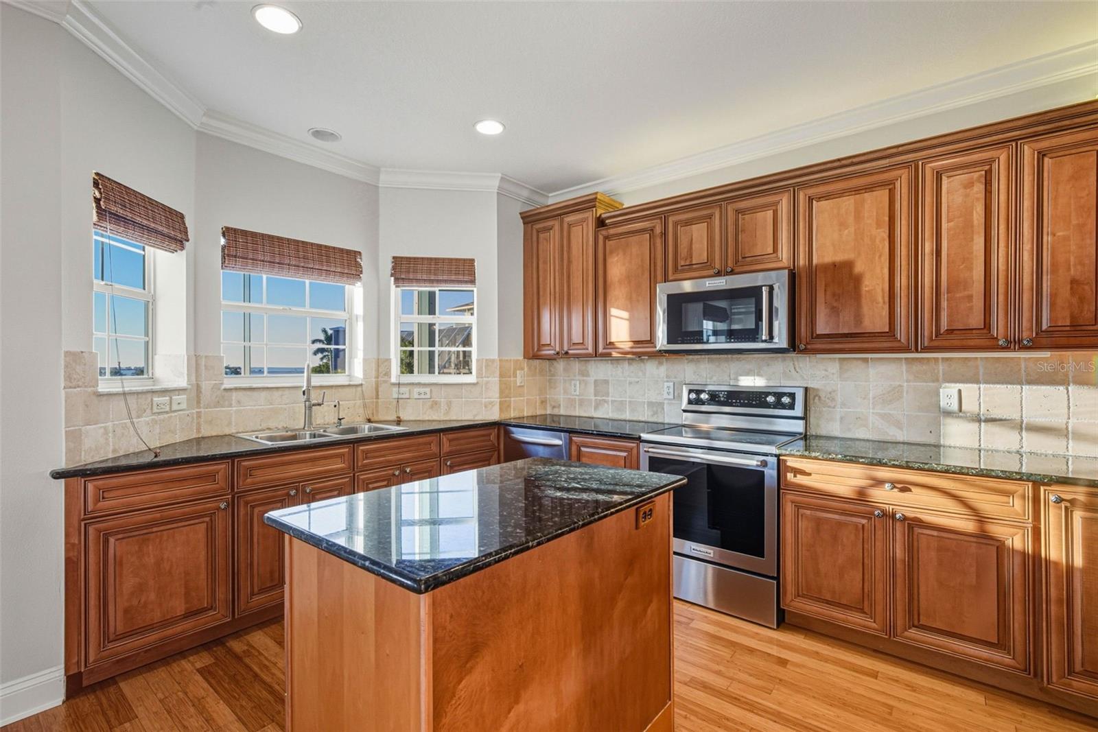 GULF ESTATES - Residential