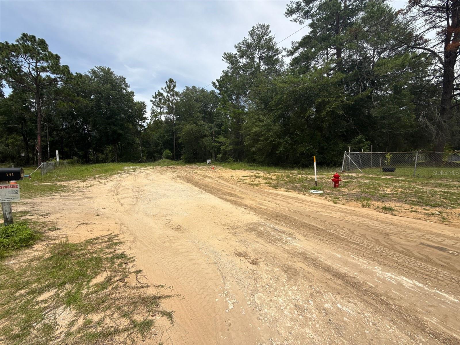 MIRROR LAKE BEACHES - Land