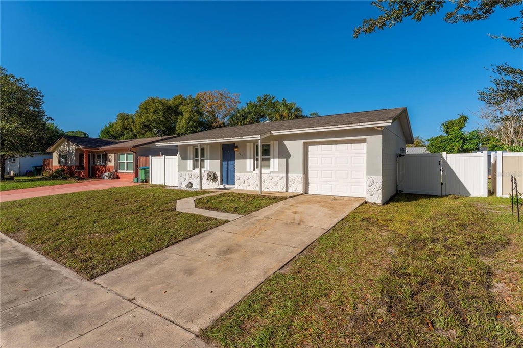 Photo of 226 Bennett Street, Winter Springs, FL 32708 (MLS # O6453326)