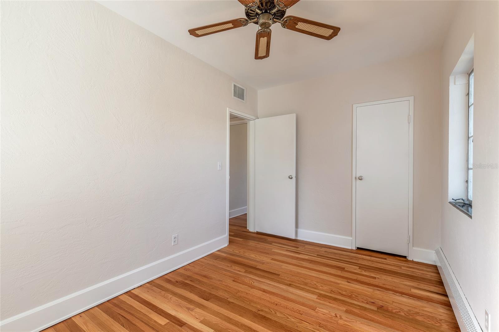 NEW COLONY HOUSE CONDO - Residential