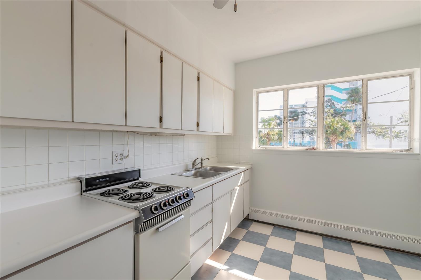 NEW COLONY HOUSE CONDO - Residential