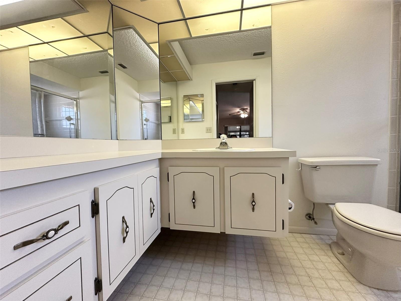 REGENCY OAKS - Residential