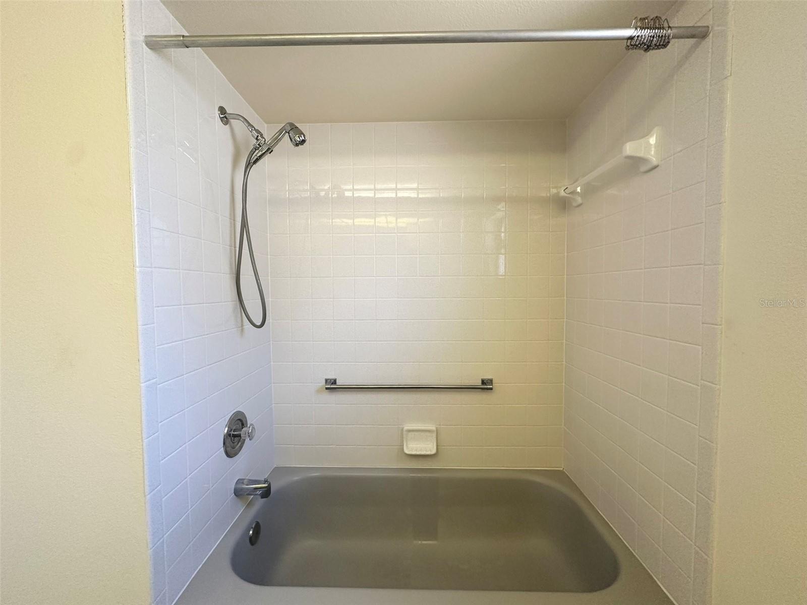 REGENCY OAKS - Residential