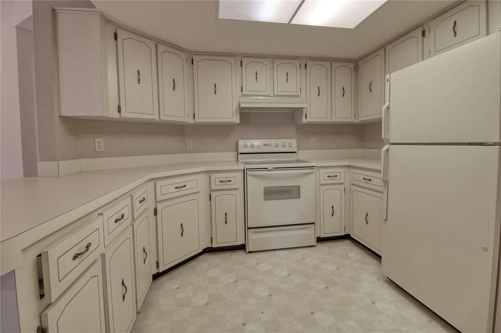 REGENCY OAKS - Residential