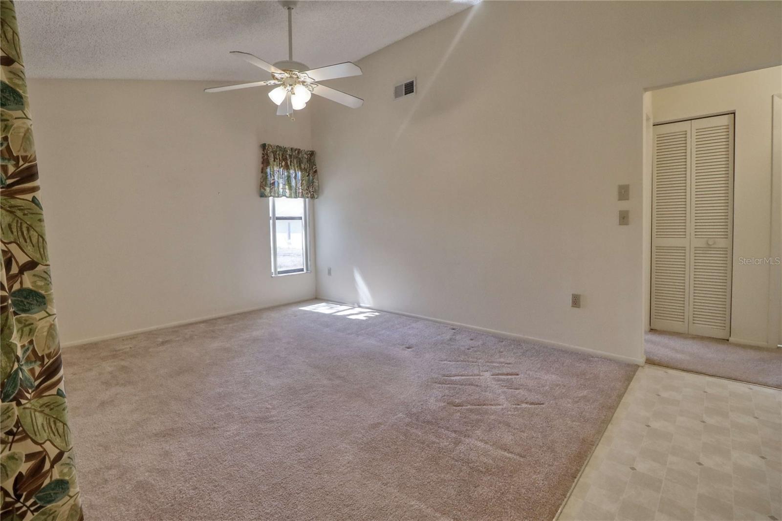 REGENCY OAKS - Residential