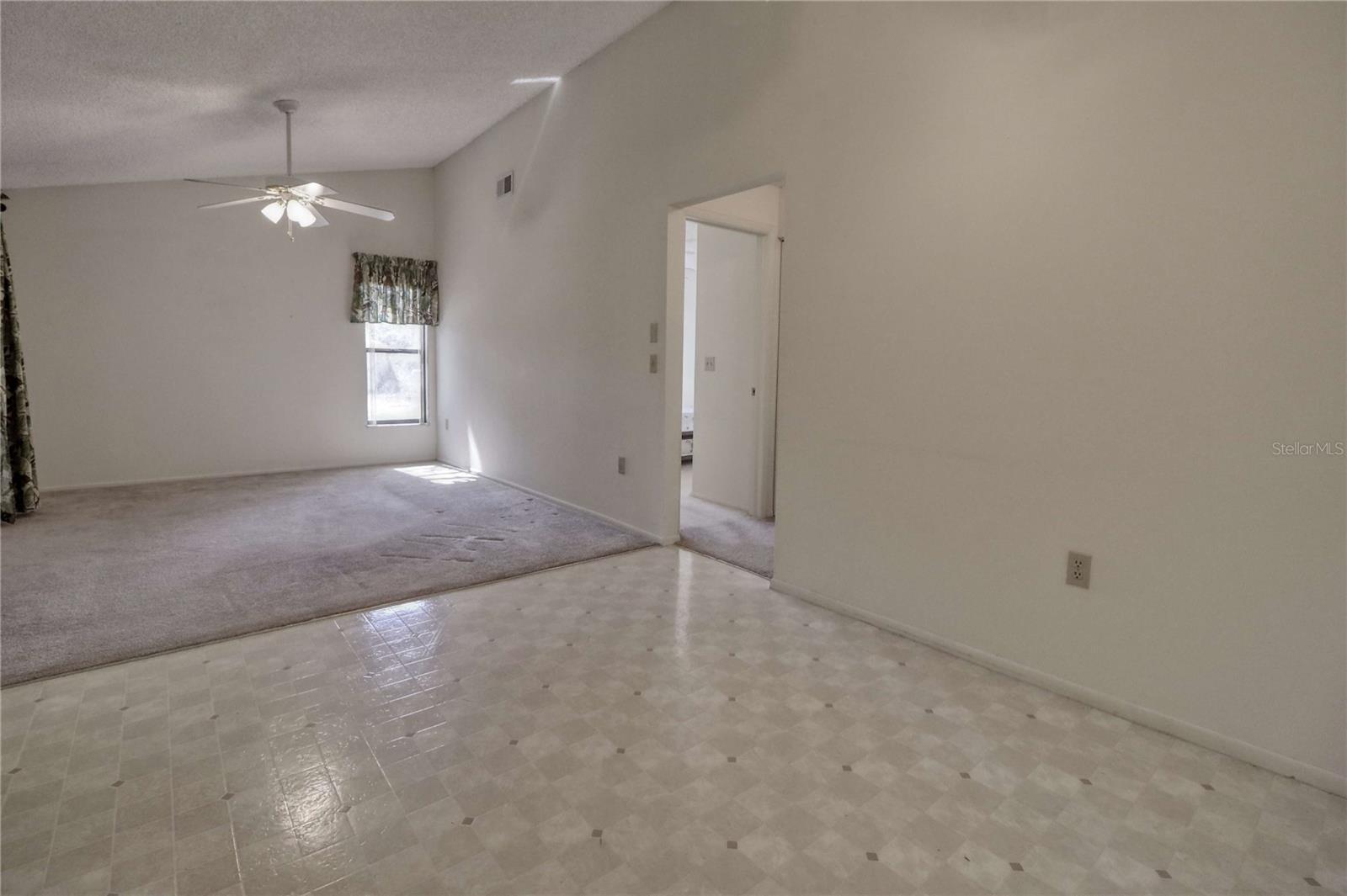 REGENCY OAKS - Residential