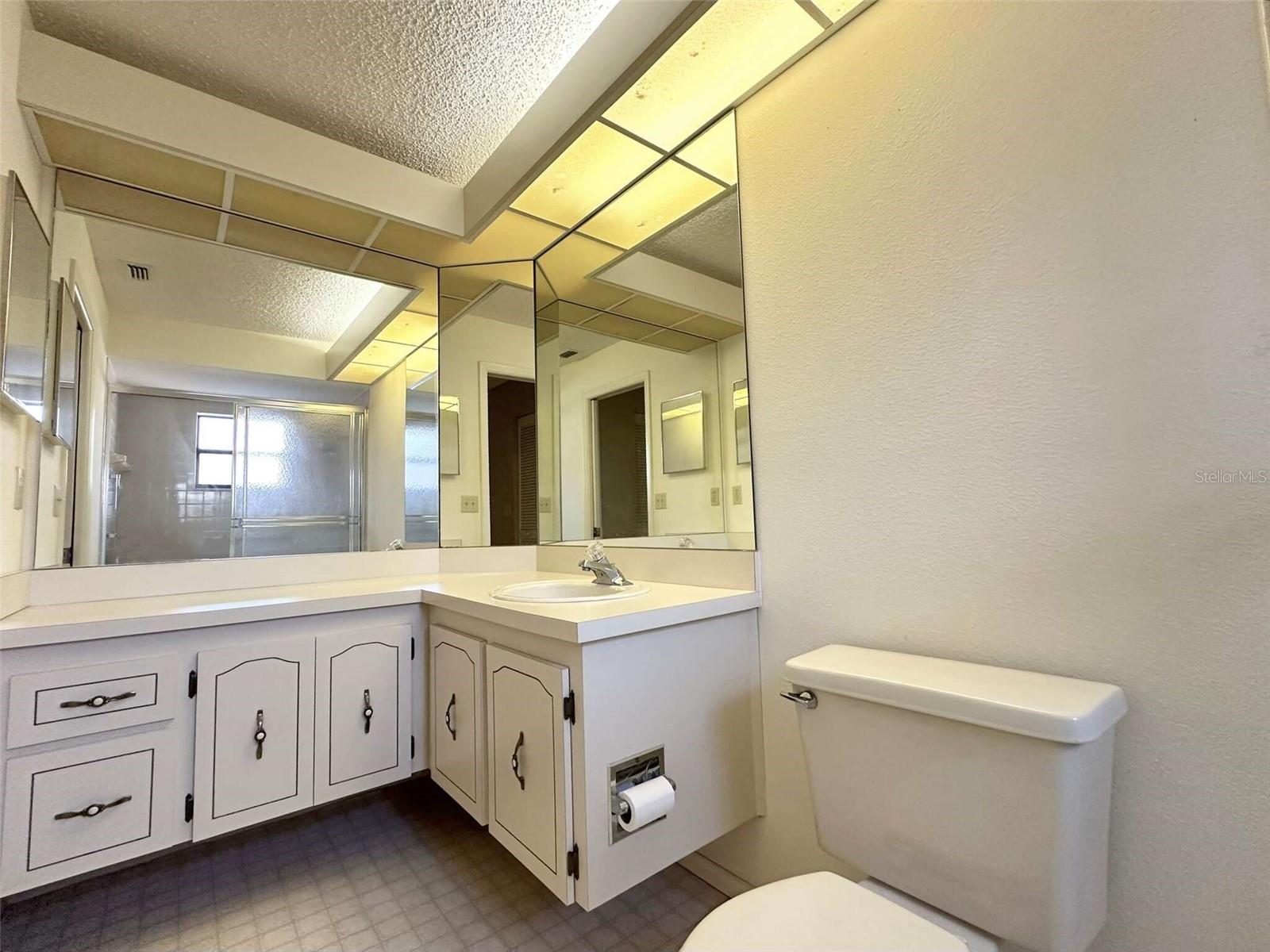 REGENCY OAKS - Residential