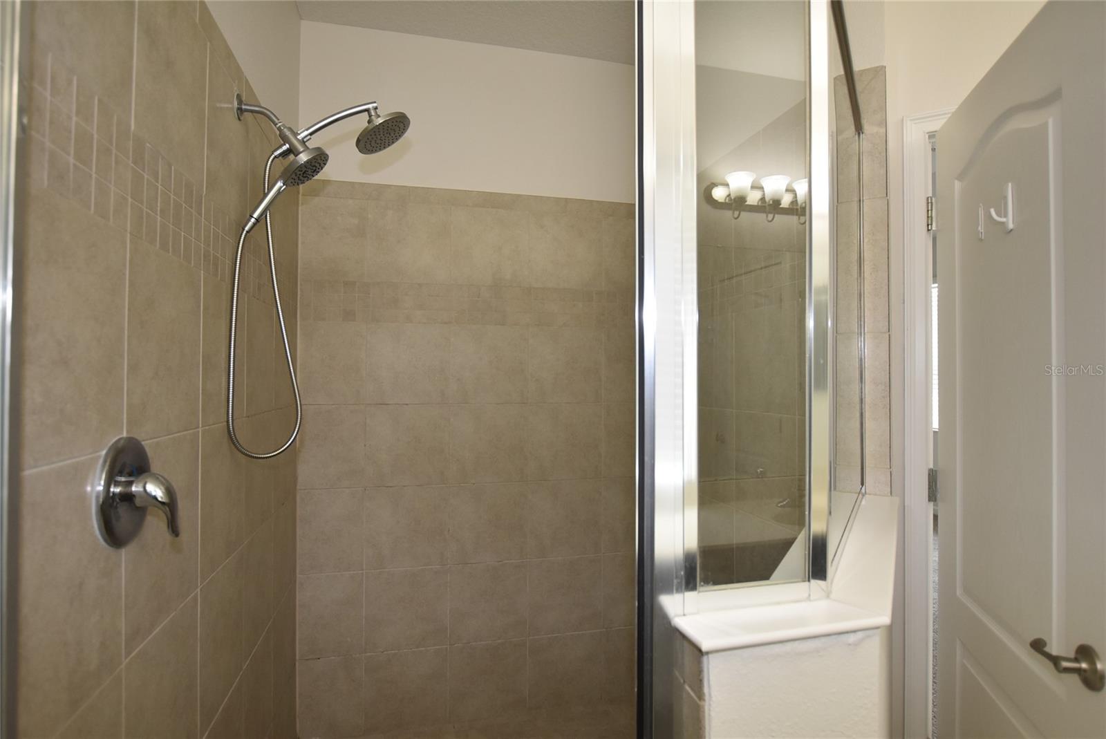TRINITY LKS PH 4 - Residential Lease