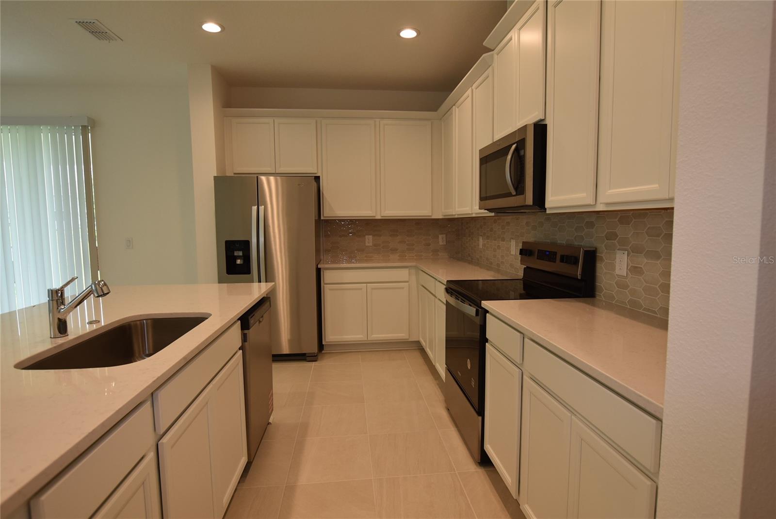 TRINITY LKS PH 4 - Residential Lease