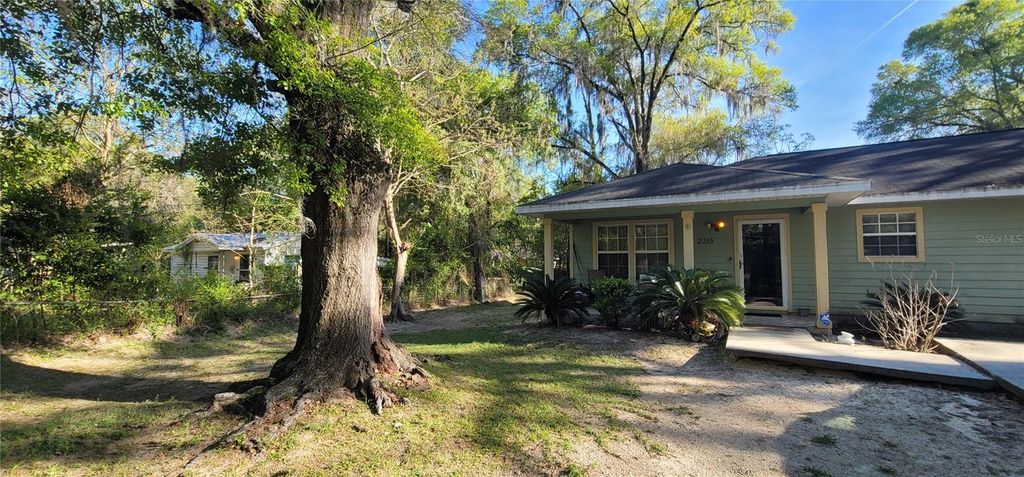 Photo of 2315 SE 9th Place, Gainesville, FL 32641 (MLS # GC538614)