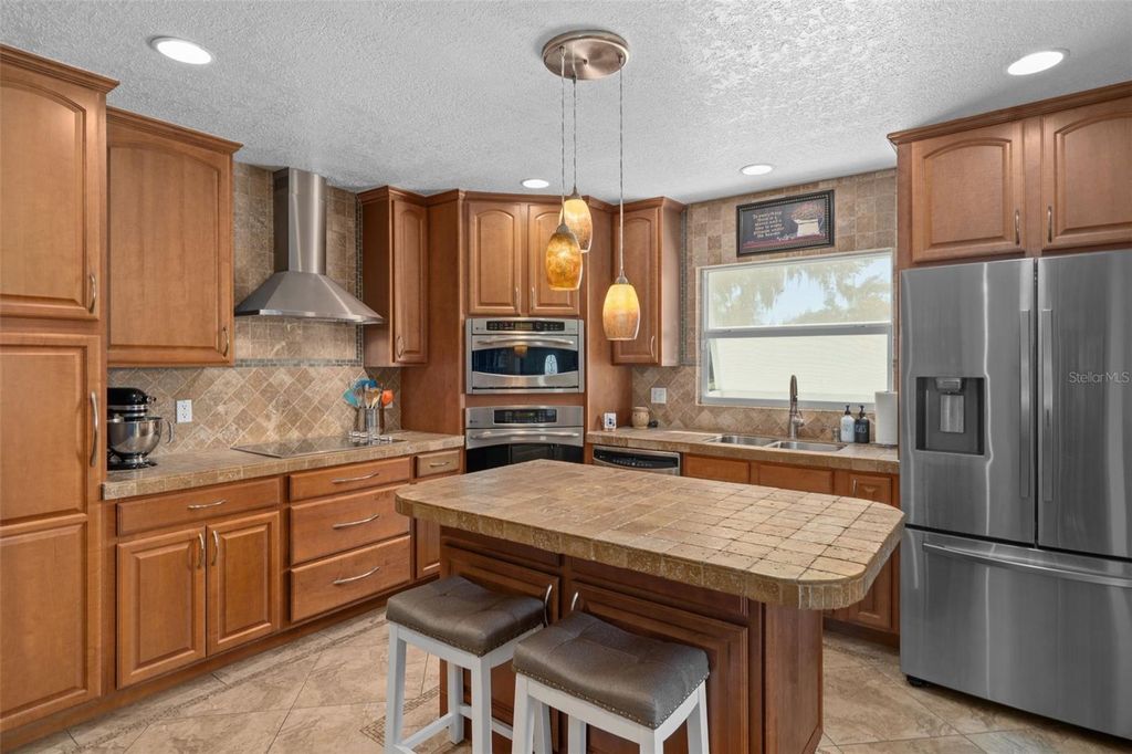 Photo of 502 3rd Avenue SE, Ruskin, FL 33570 (MLS # W7883941)