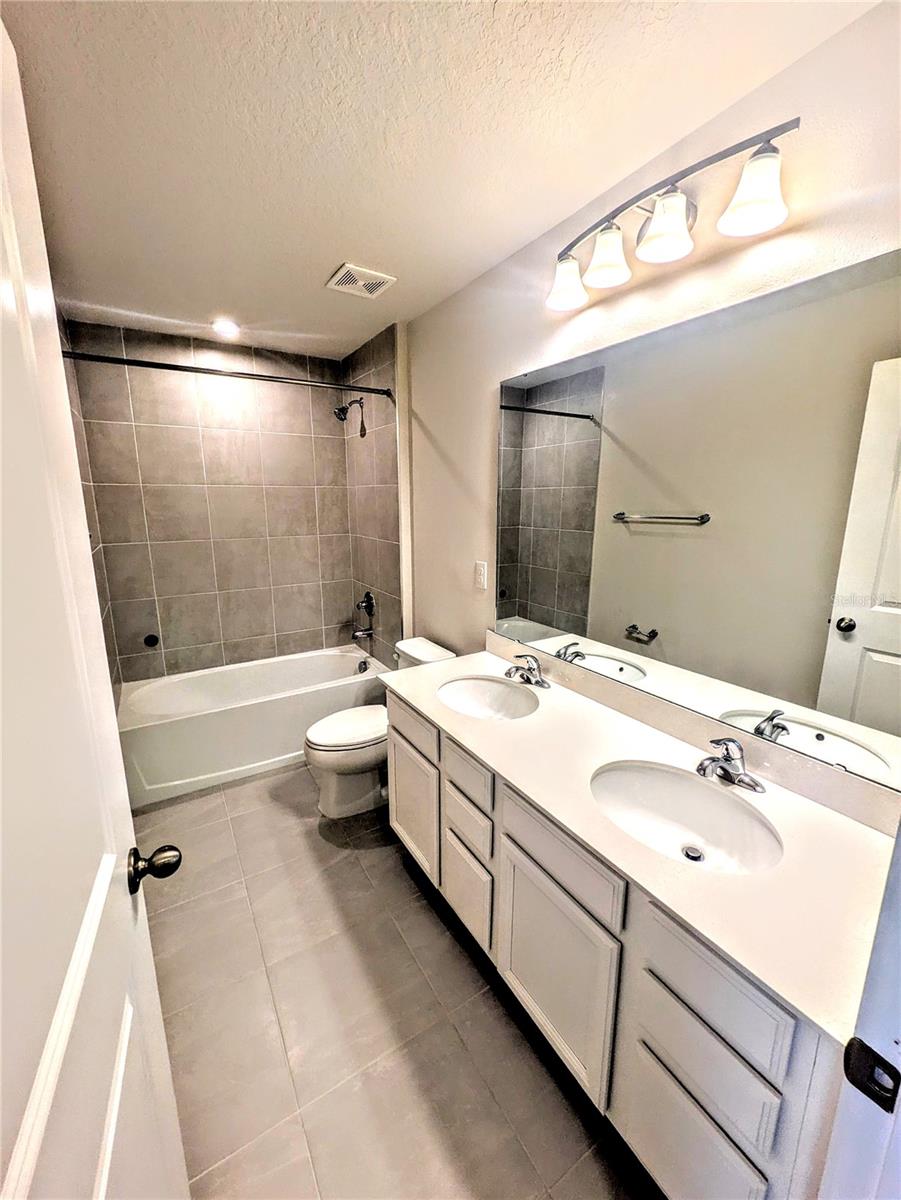 MOSS CREEK PH II SUBPH A - Residential Lease