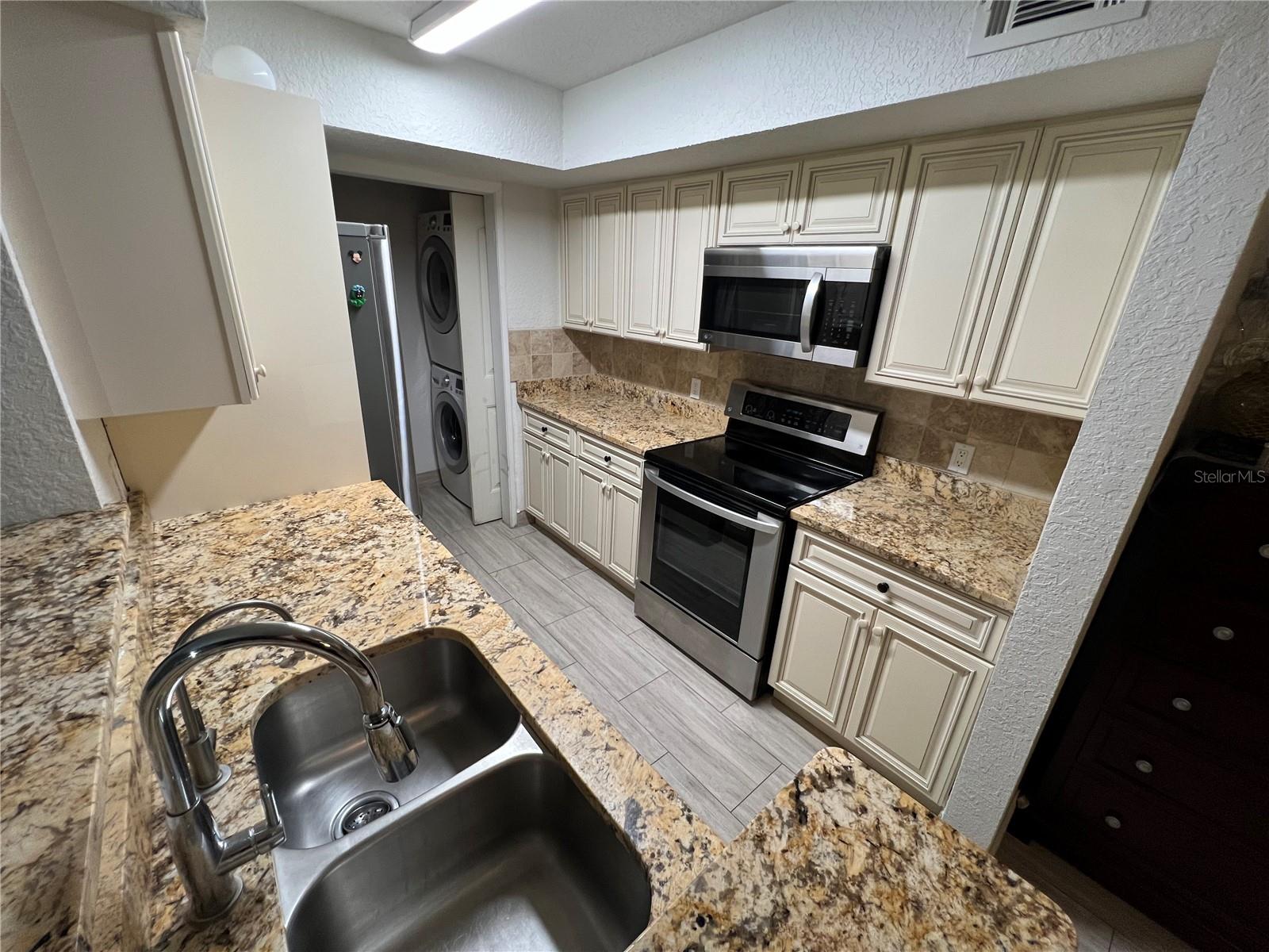 REGENCY GARDENS - Residential