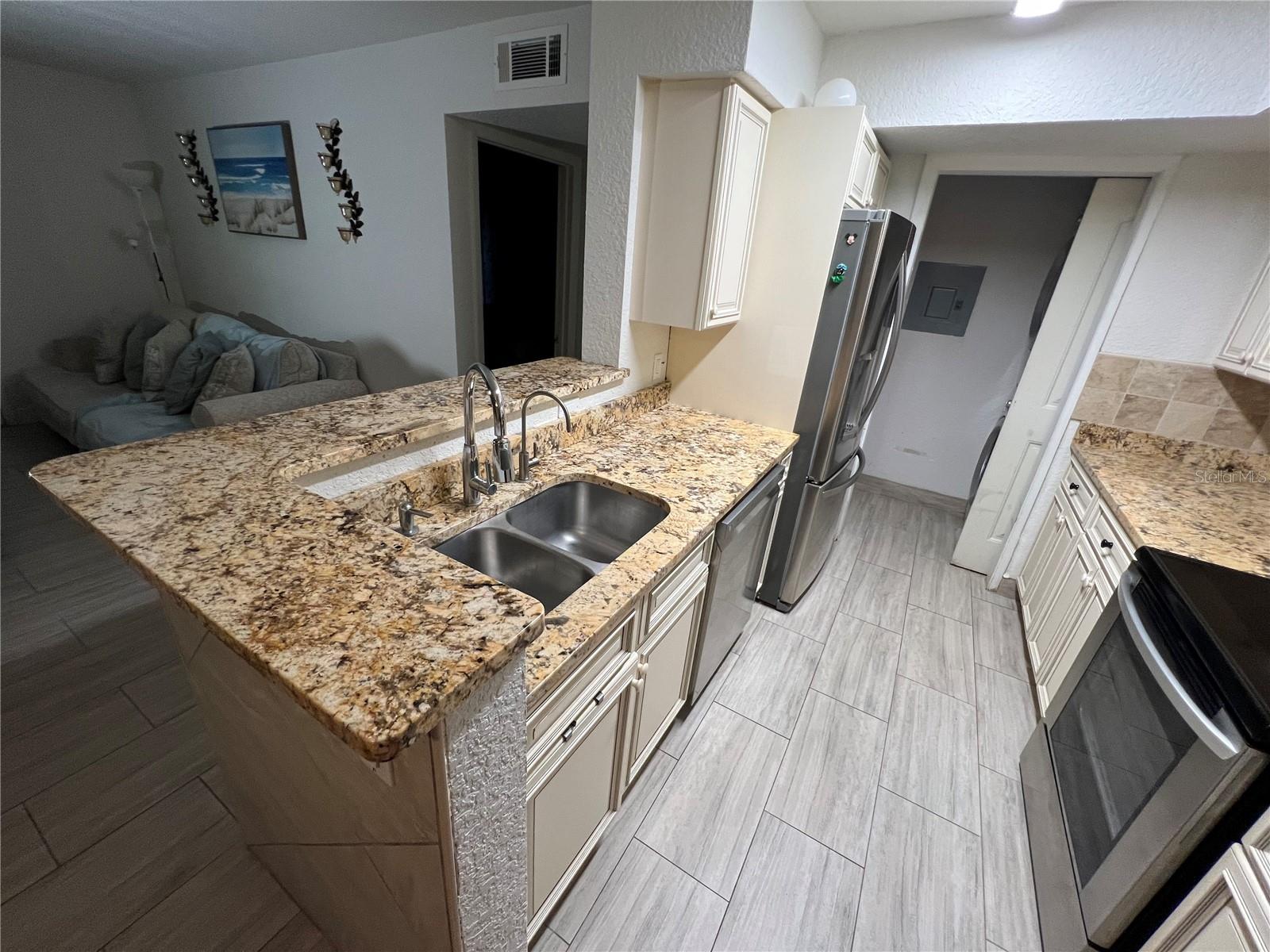 REGENCY GARDENS - Residential
