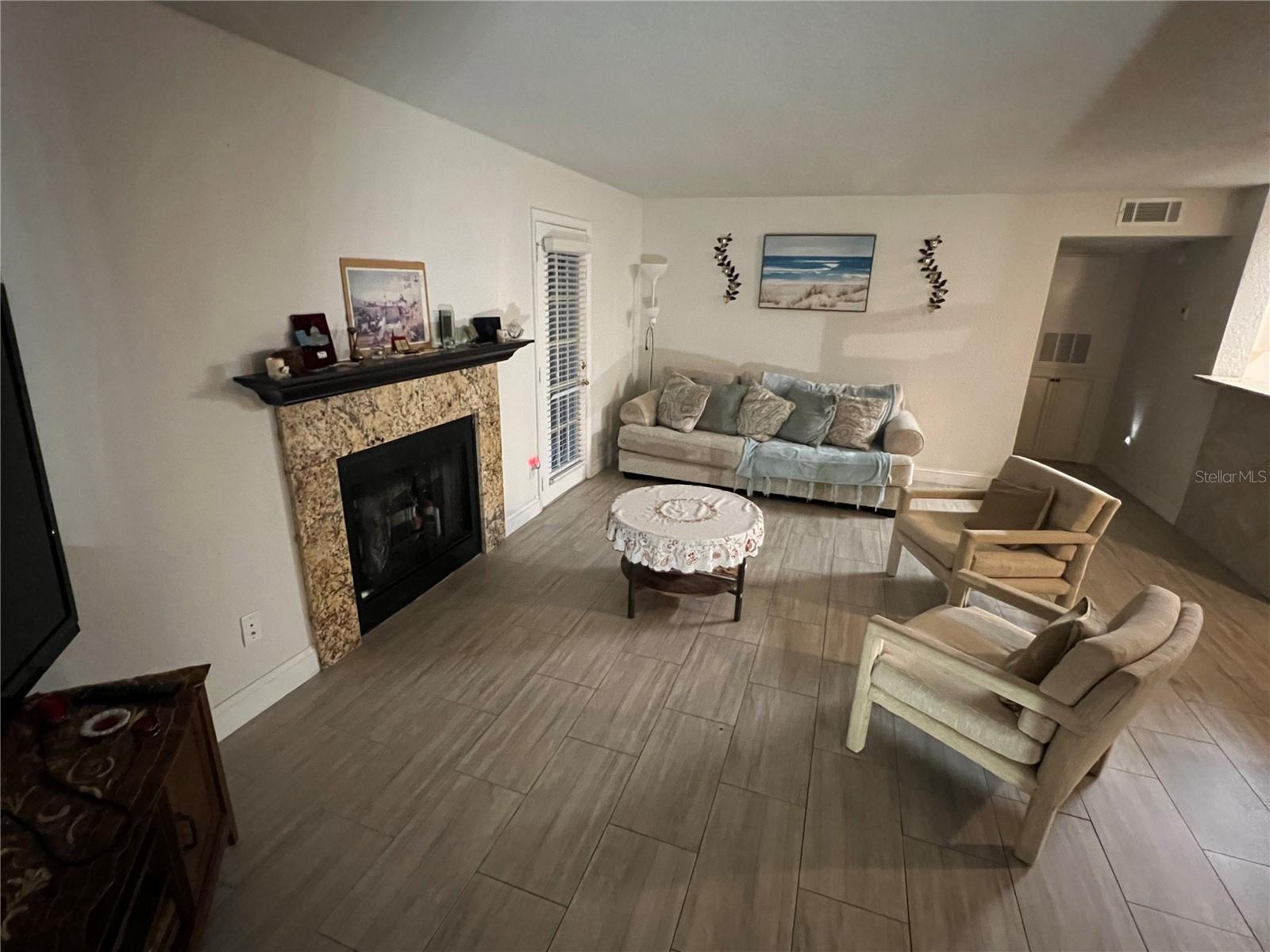 REGENCY GARDENS - Residential