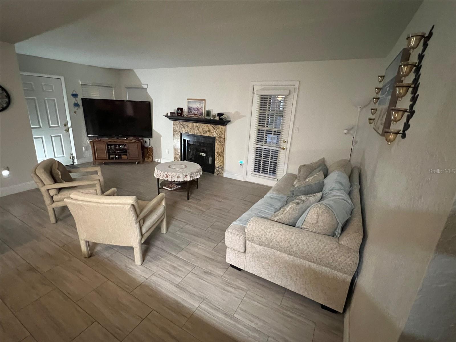 REGENCY GARDENS - Residential