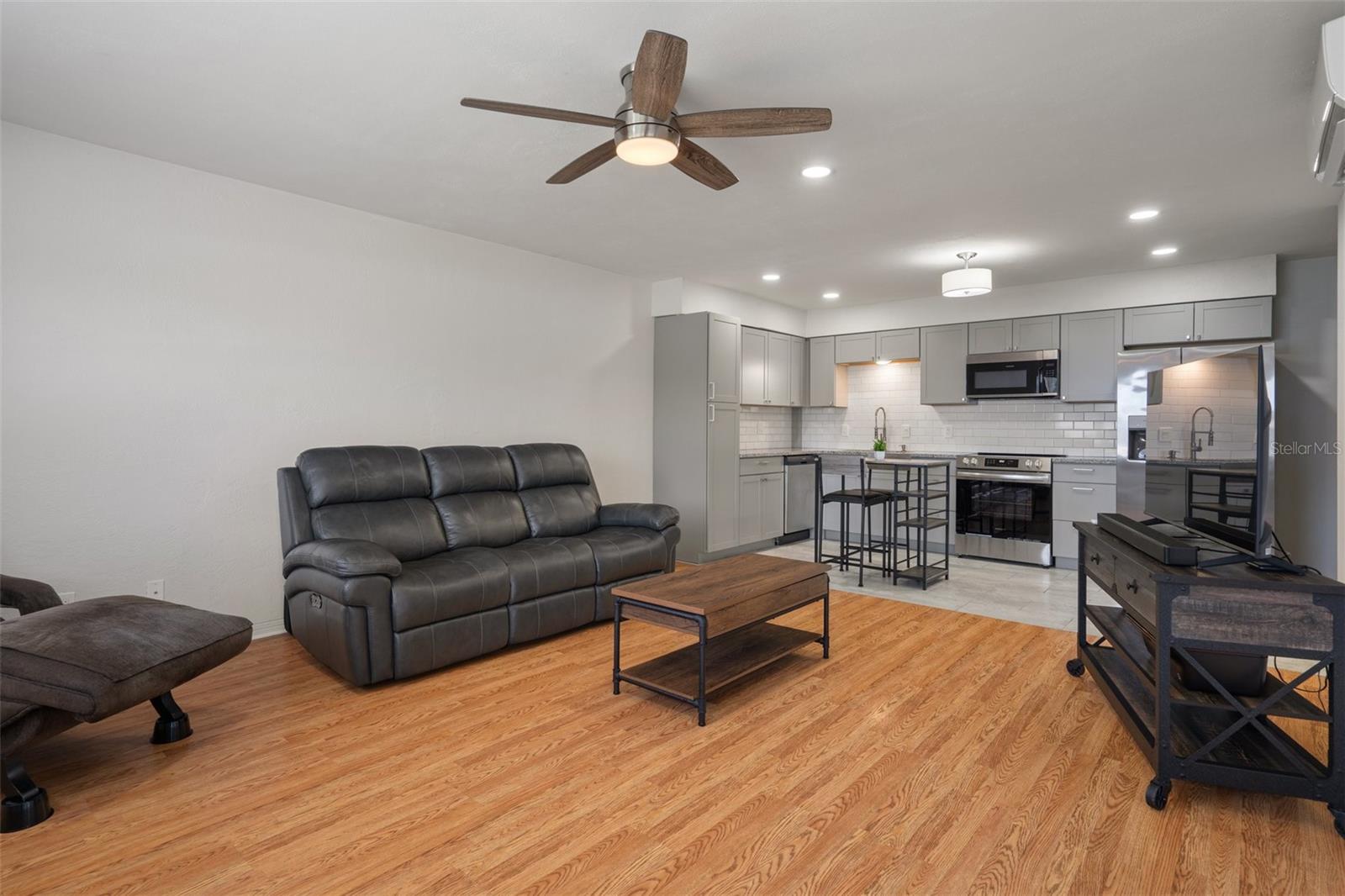 GOLDEN FLAMINGO APTS CONDO - Residential