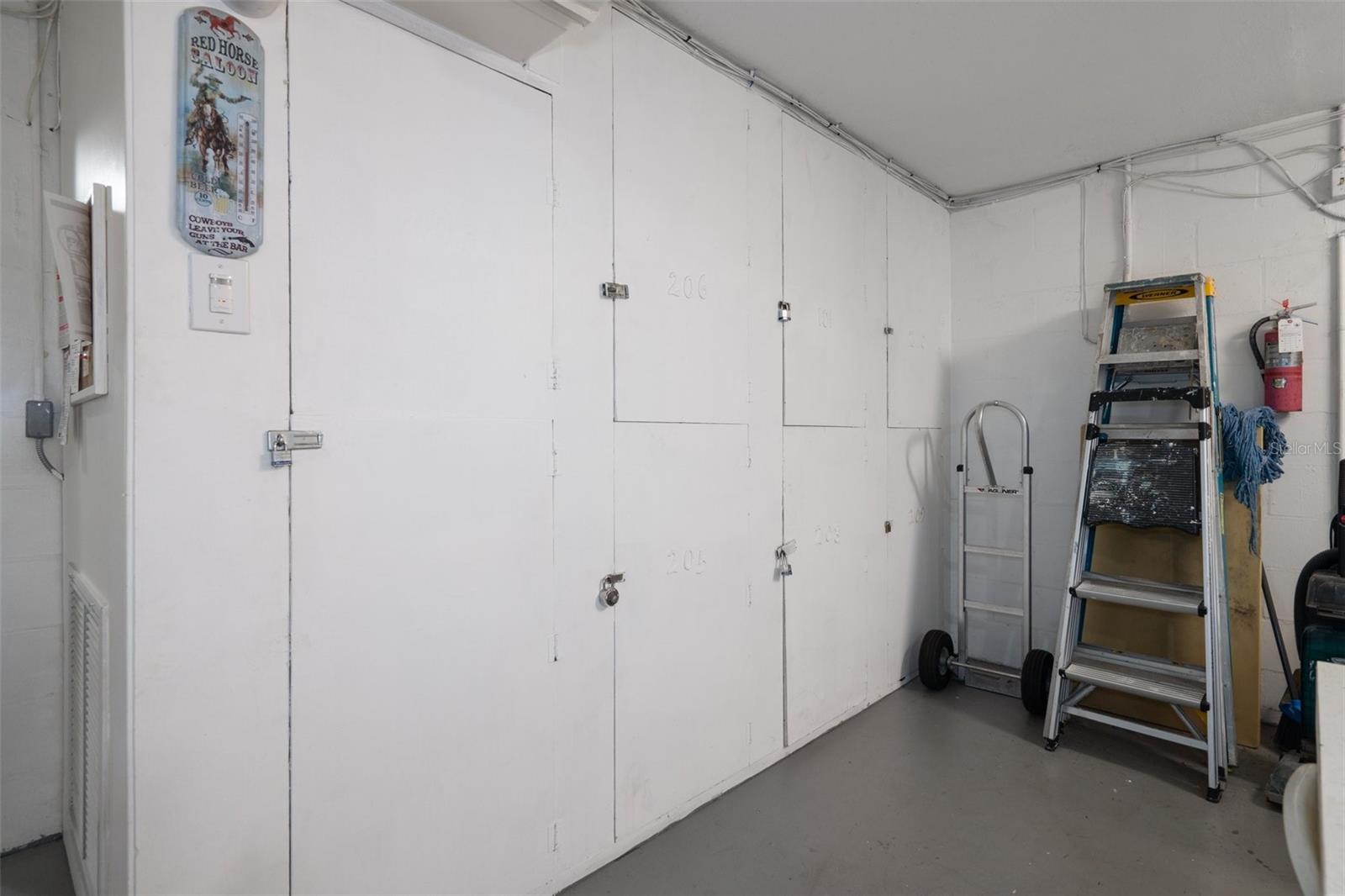 GOLDEN FLAMINGO APTS CONDO - Residential