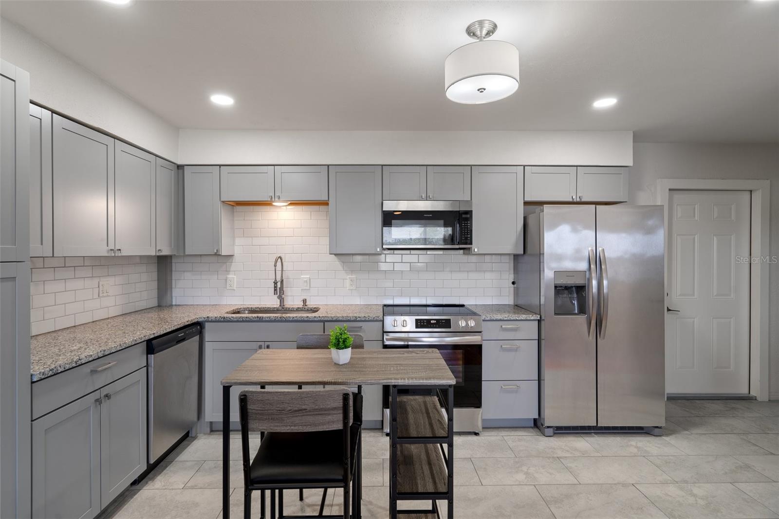 GOLDEN FLAMINGO APTS CONDO - Residential