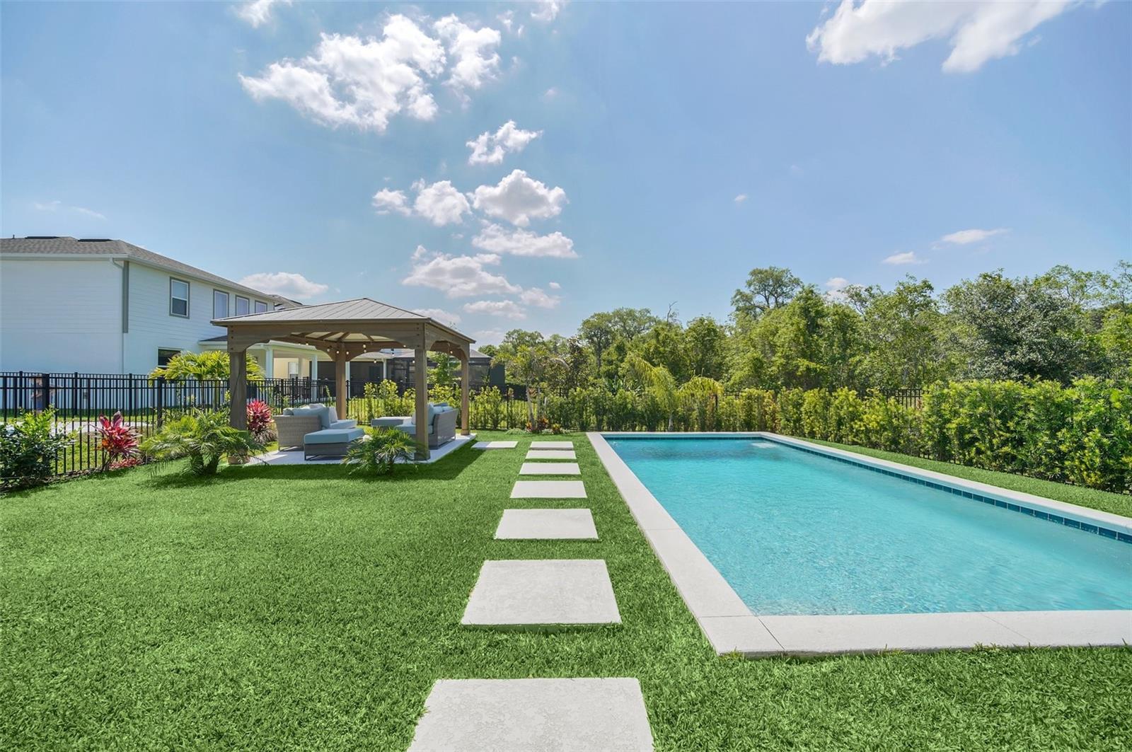 SANCTUARY/LKS/WINDERMERE - Residential Lease