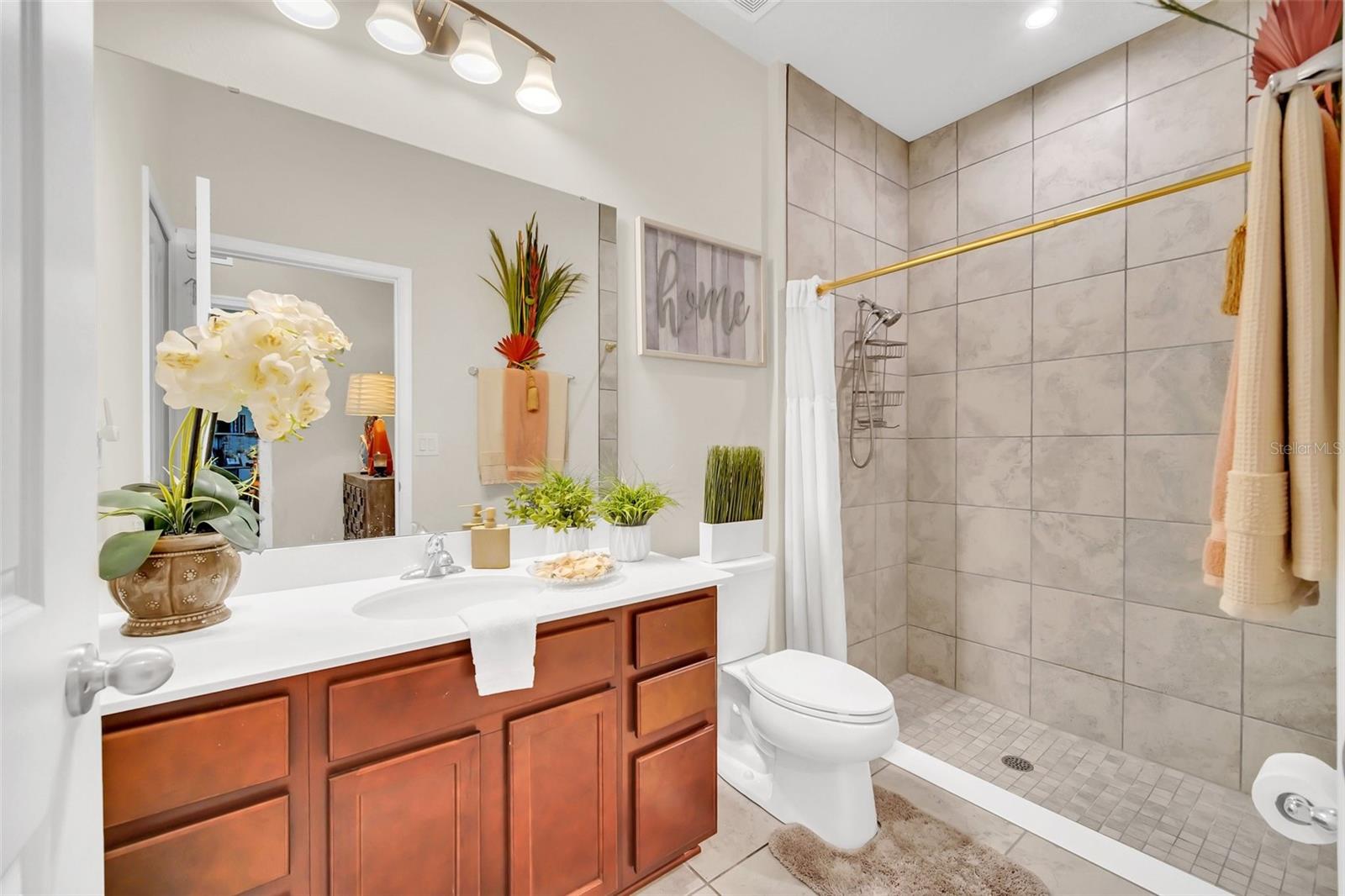 SANCTUARY/LKS/WINDERMERE - Residential Lease
